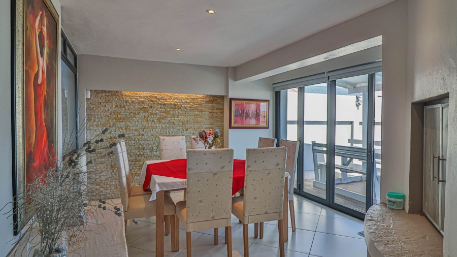 4 Bedroom Property for Sale in Perlemoenbaai Western Cape